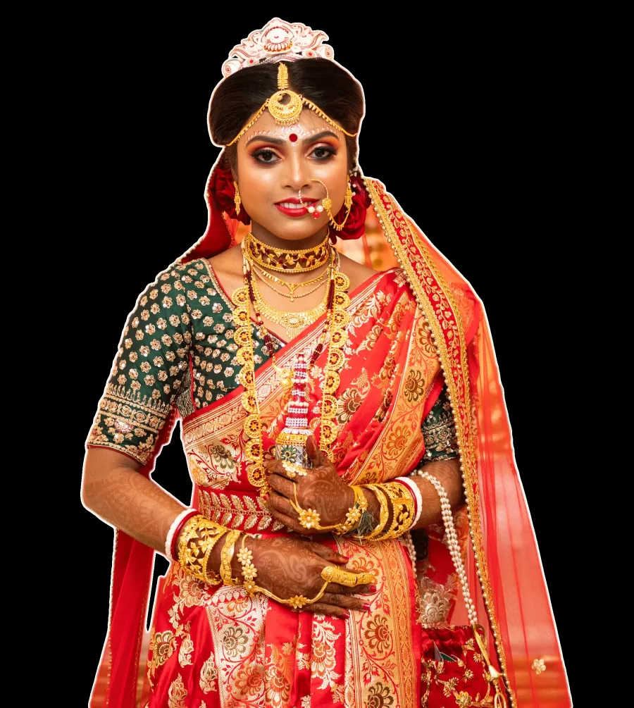 আয়না ঘর — a bride in a handpicked saree